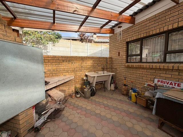 3 Bedroom Property for Sale in Fraaiuitsig Western Cape